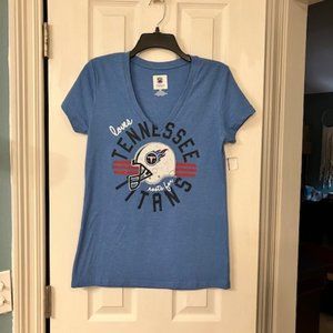 NWT!  TENNESSEE TITANS - Size Medium - V-Neck Short Sleeved T-Shirt